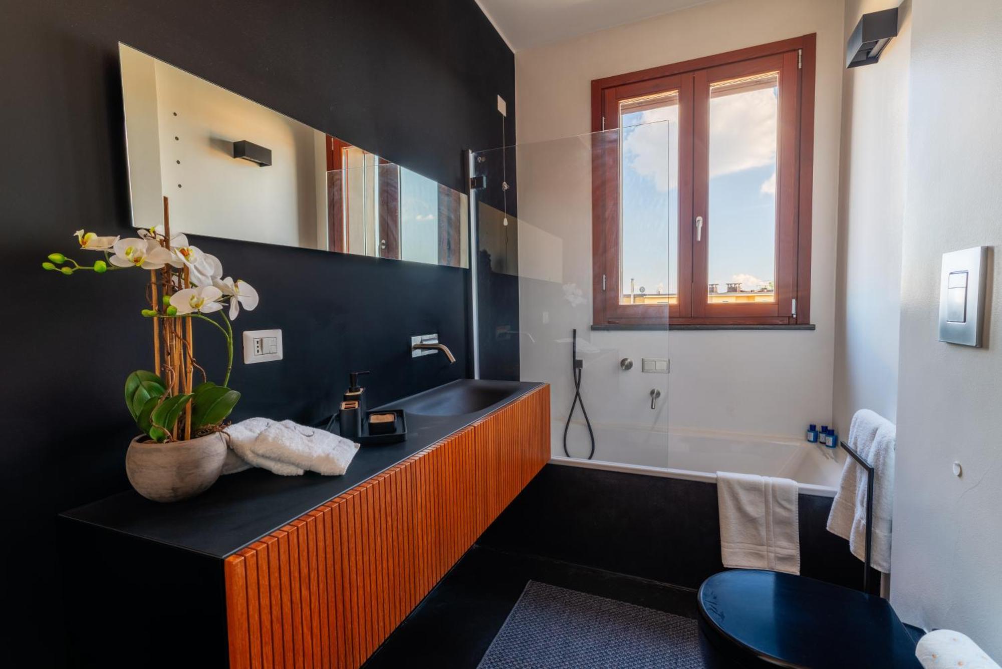 Fiftyfive-One Zuretti Aparthotel Милано Екстериор снимка