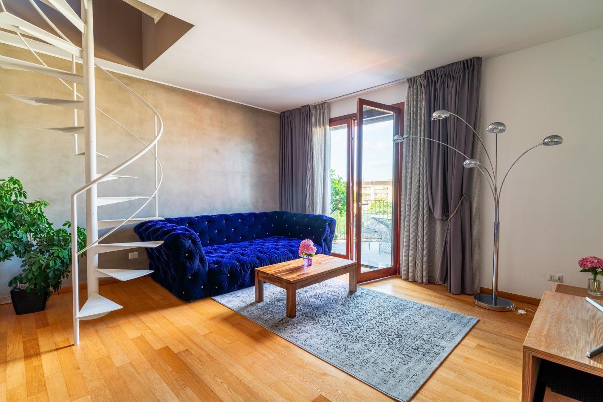 Fiftyfive-One Zuretti Aparthotel Милано Екстериор снимка